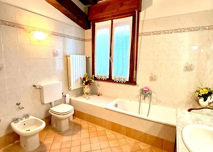 Lilly - 20 Min Da Maranello Bed & Breakfast Serramazzoni